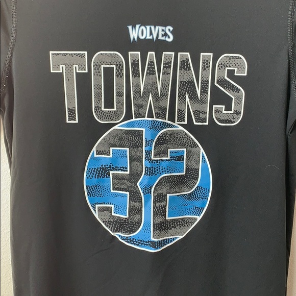 Minnesota Timberwolves Towns 22 Jersey Tshirt - Picture 2 of 3